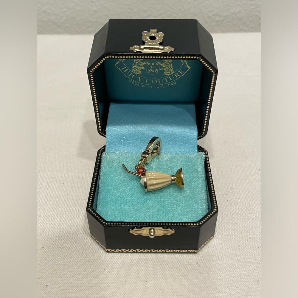 JUICY COUTURE Old Fashioned Milkshake Ice Cream Sundae Vintage Y2K Charm Cherry - Picture 4 of 5